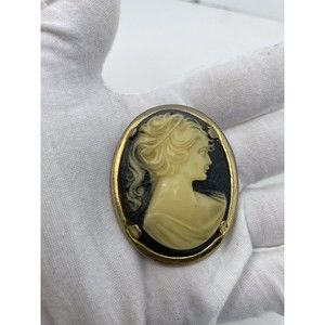 Ladies Head on Black Background Cameo Brooch